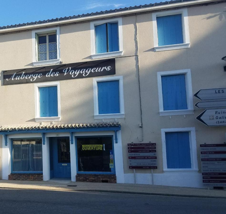 L'Auberge Des Voyageurs Ménigoute Exterior photo